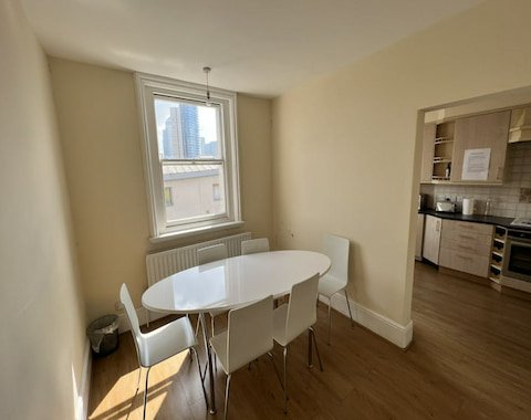 Commercial Road, London, E14