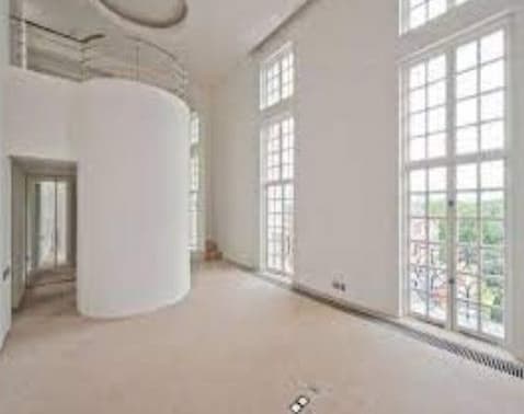 Pall Mall, London, SW1Y