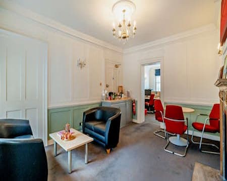 College Hill, London, EC4R