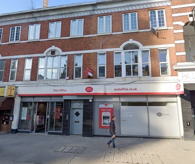 Wandsworth High Street, London, SW18