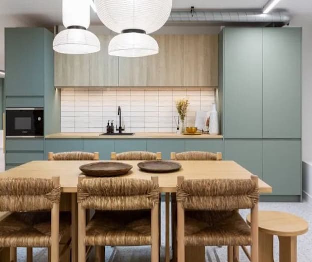 Pear Tree Court, London, EC1R