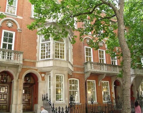 Buckingham Palace Road, London, SW1W